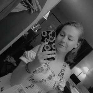 Meet your Posher, Abigail